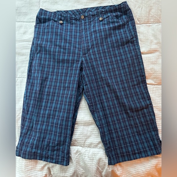 White Stag Pants - Stretch White Stag Women’s capris, size 16